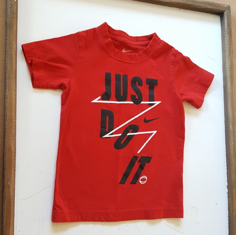 Nike T-shirt